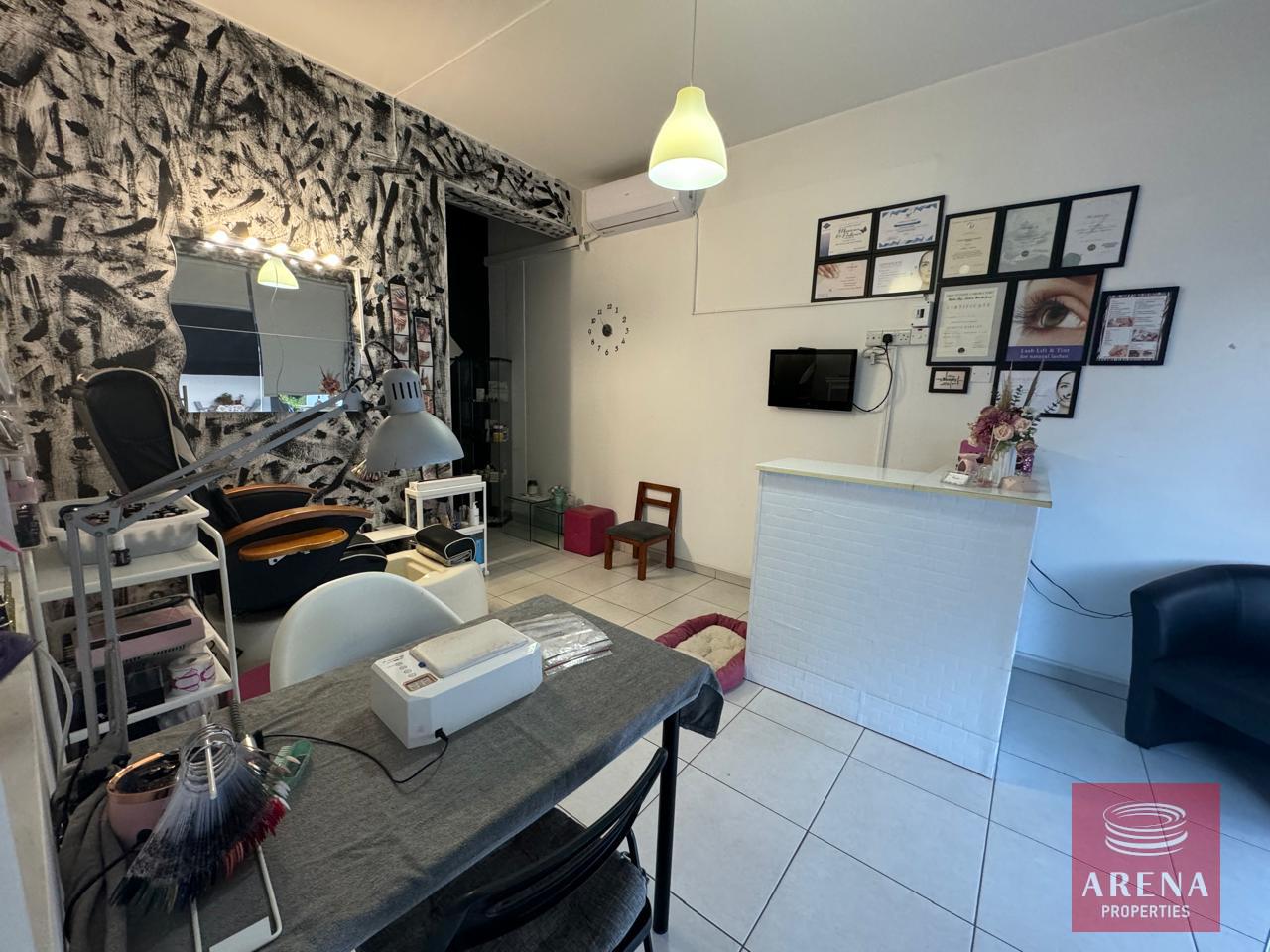 10-Builing-in-paralimni-8888