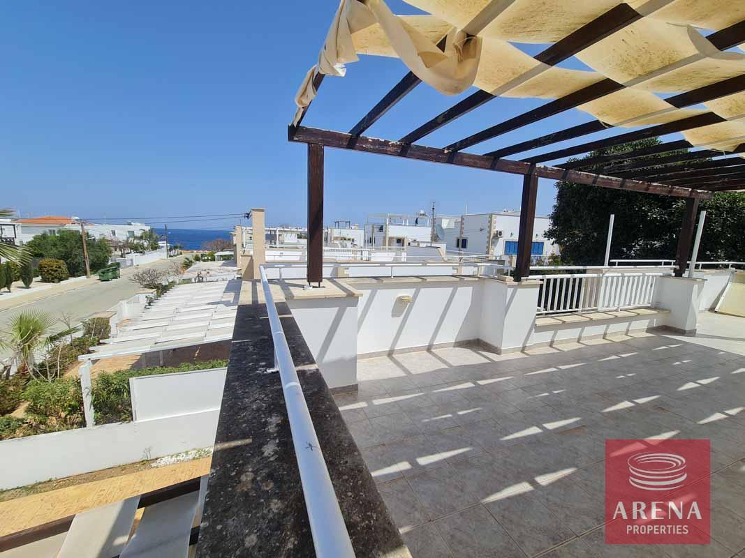 10-Bungalow-with-Roof-garden-6159