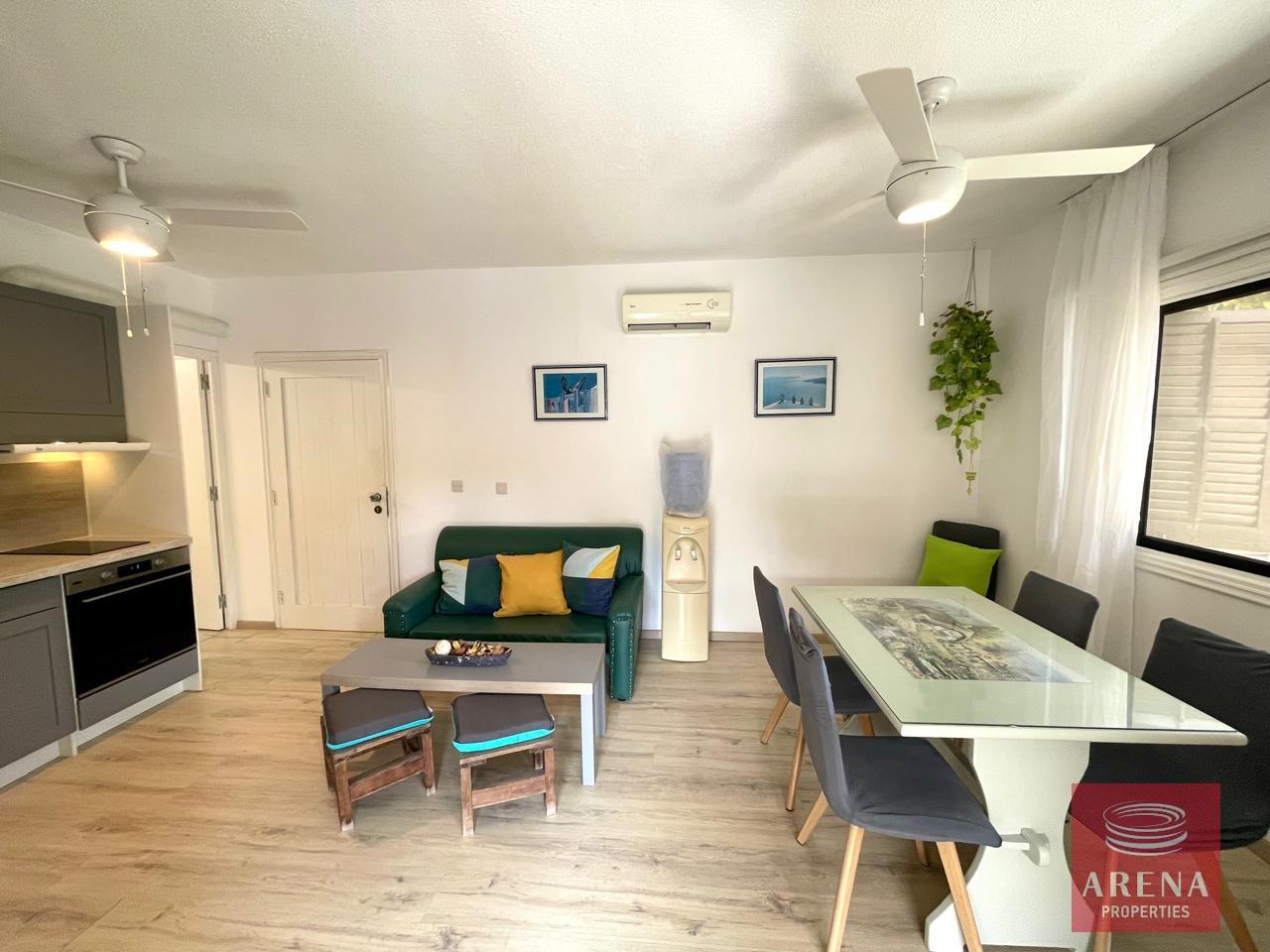 10-GF-APT-PROTARAS-9244