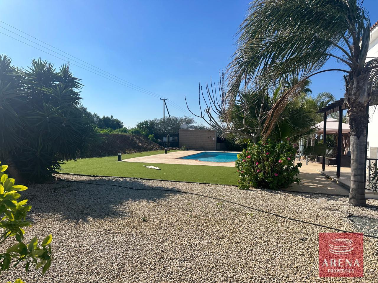 10-VILLA-FOR-RENT-IN-LIOPETRI-9223