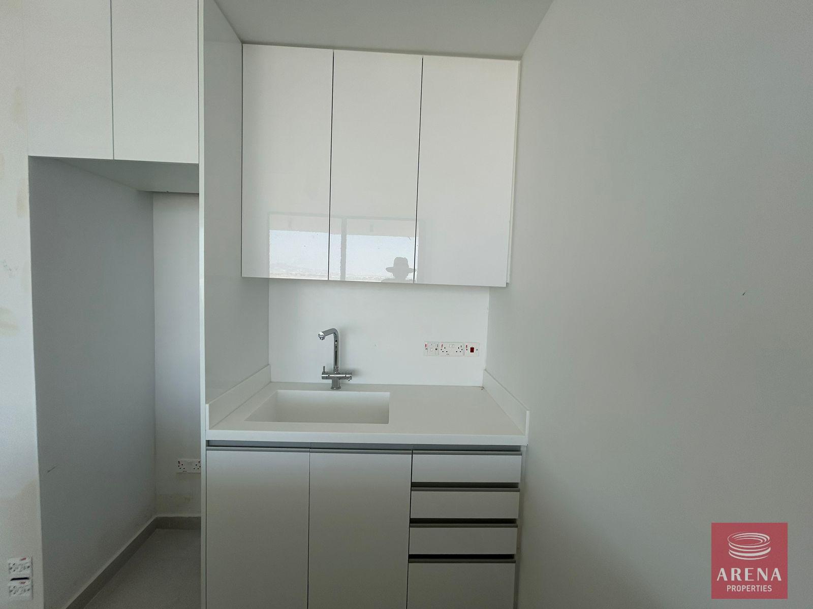 10-apts-in-makenzy-8255