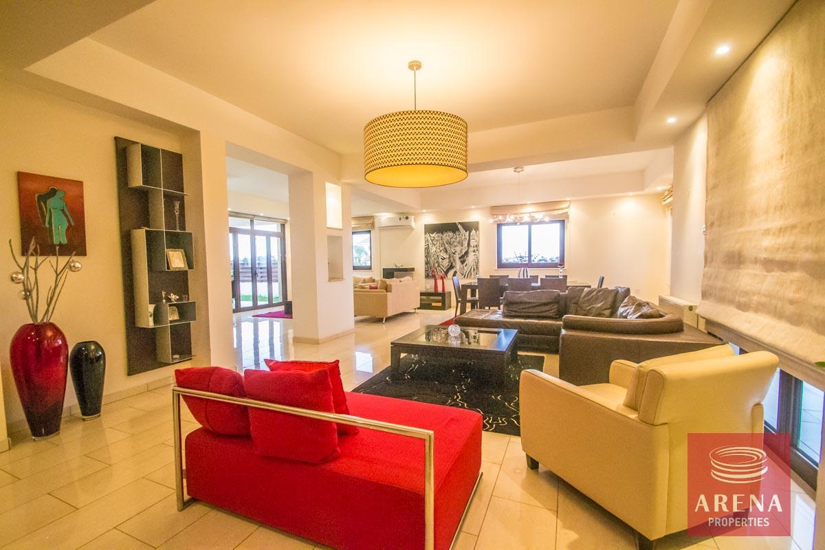 10-bungalow-4-bed-derynia-3877