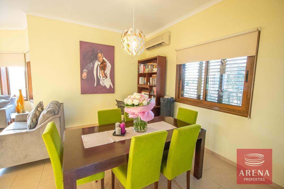 10-bungalow-in-sotira-2