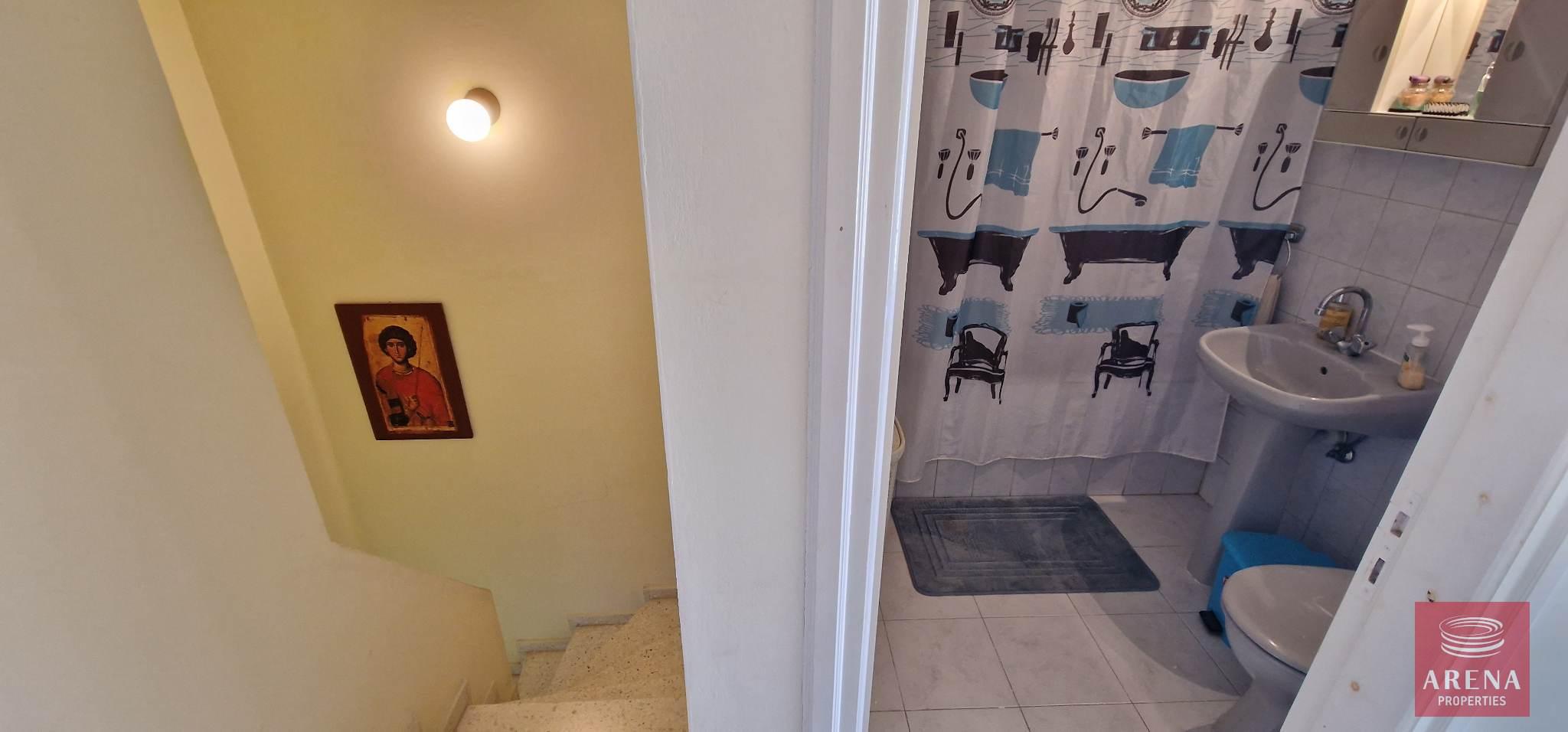 10-townhouse-in-Oroklini-7005