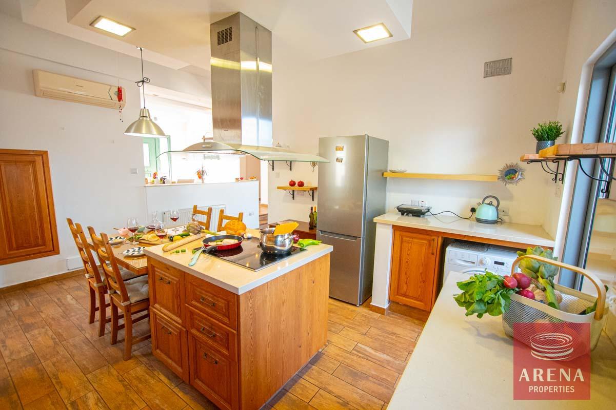 10-villa-in-cape-greco-2908_0