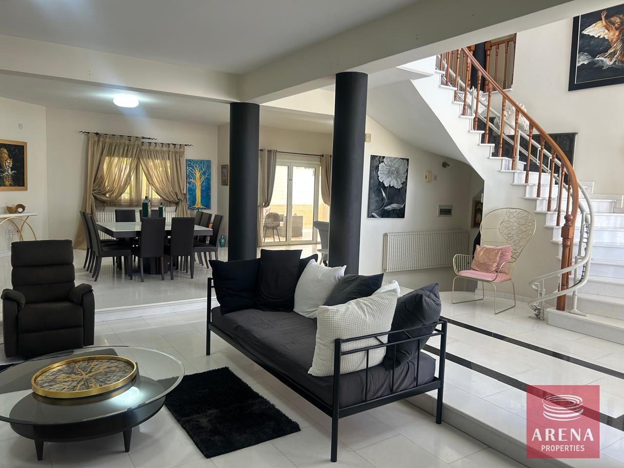 11-1-5-BED-VILLA-IN-LARNACA-8878