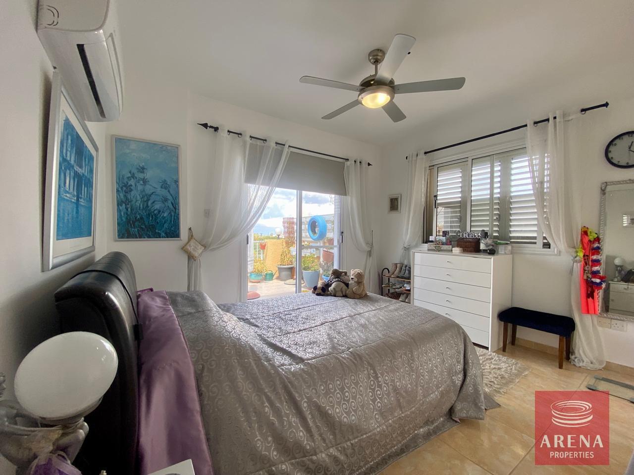 11-2-BED-APT-KAPPARIS-7978-1