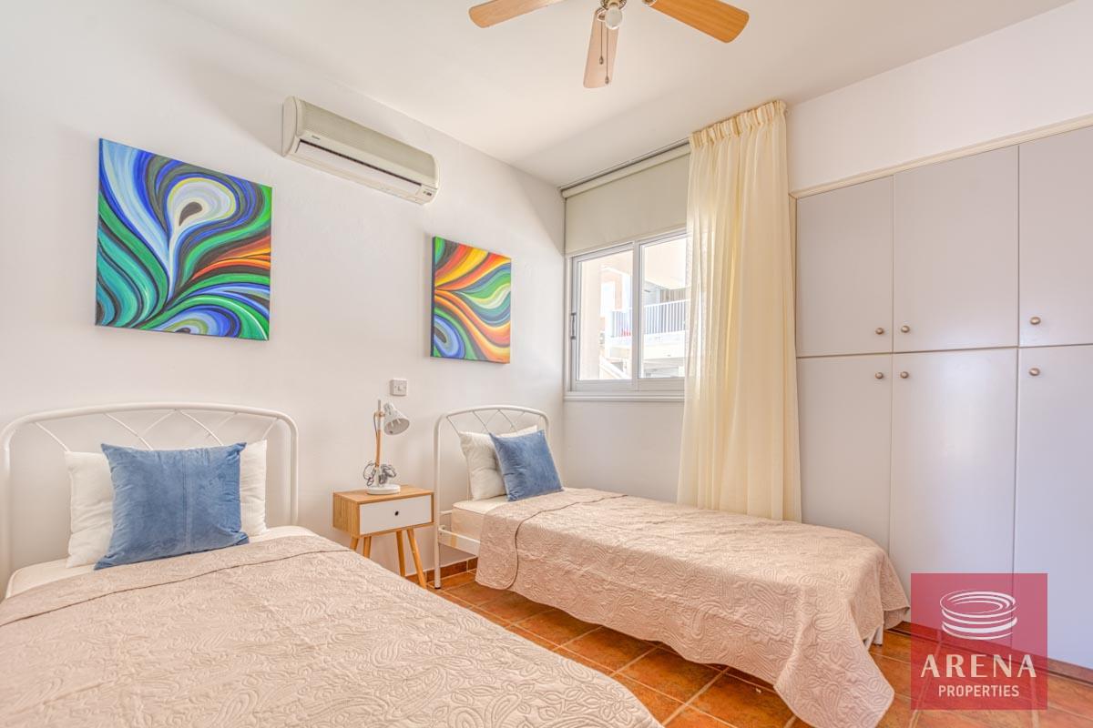 11-2-bed-apt-with-Title-Deeds-in-Paralimni-5864-1