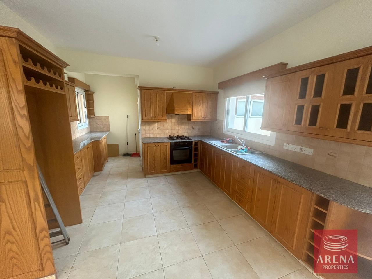 11-3-BED-HOUSE-IN-KRASA-7678