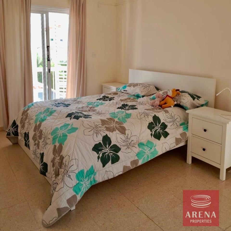 11-3-BED-VILLA-FOR-RENT-IN-PERVOLIA-9085