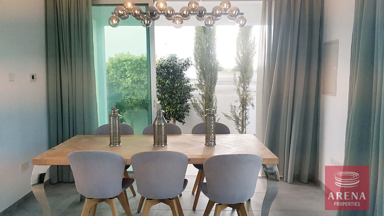 11-3-bed-luxury-villa-for-rent-5924-1