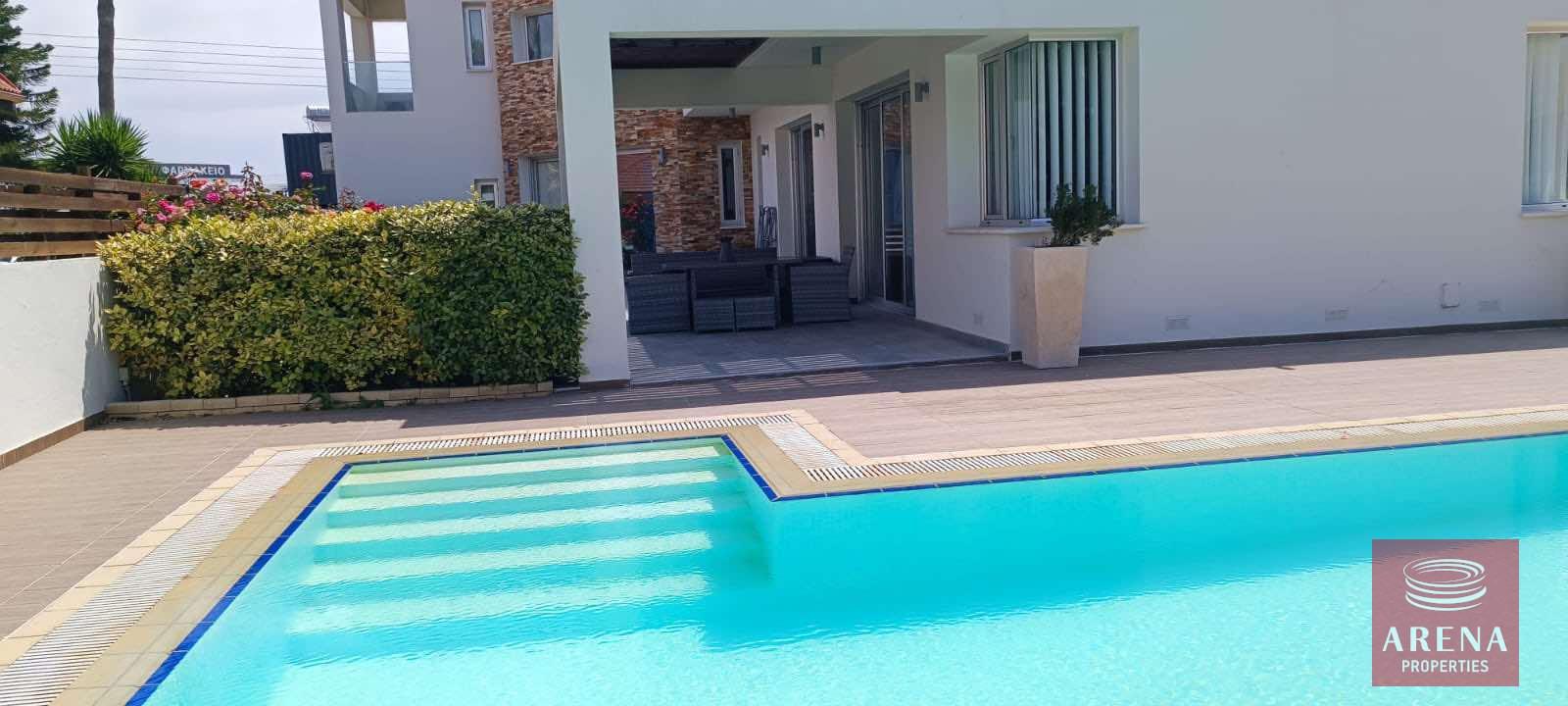 11-4-BED-VILLA-FOR-RENT-9204