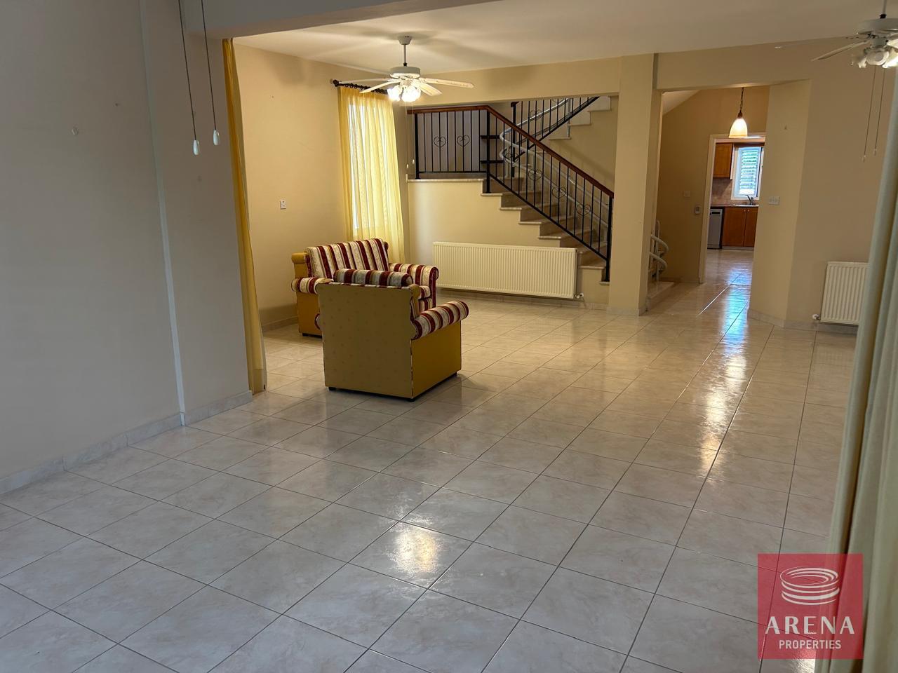 11-4-BED-VILLA-IN-ARADIPPOU-8641