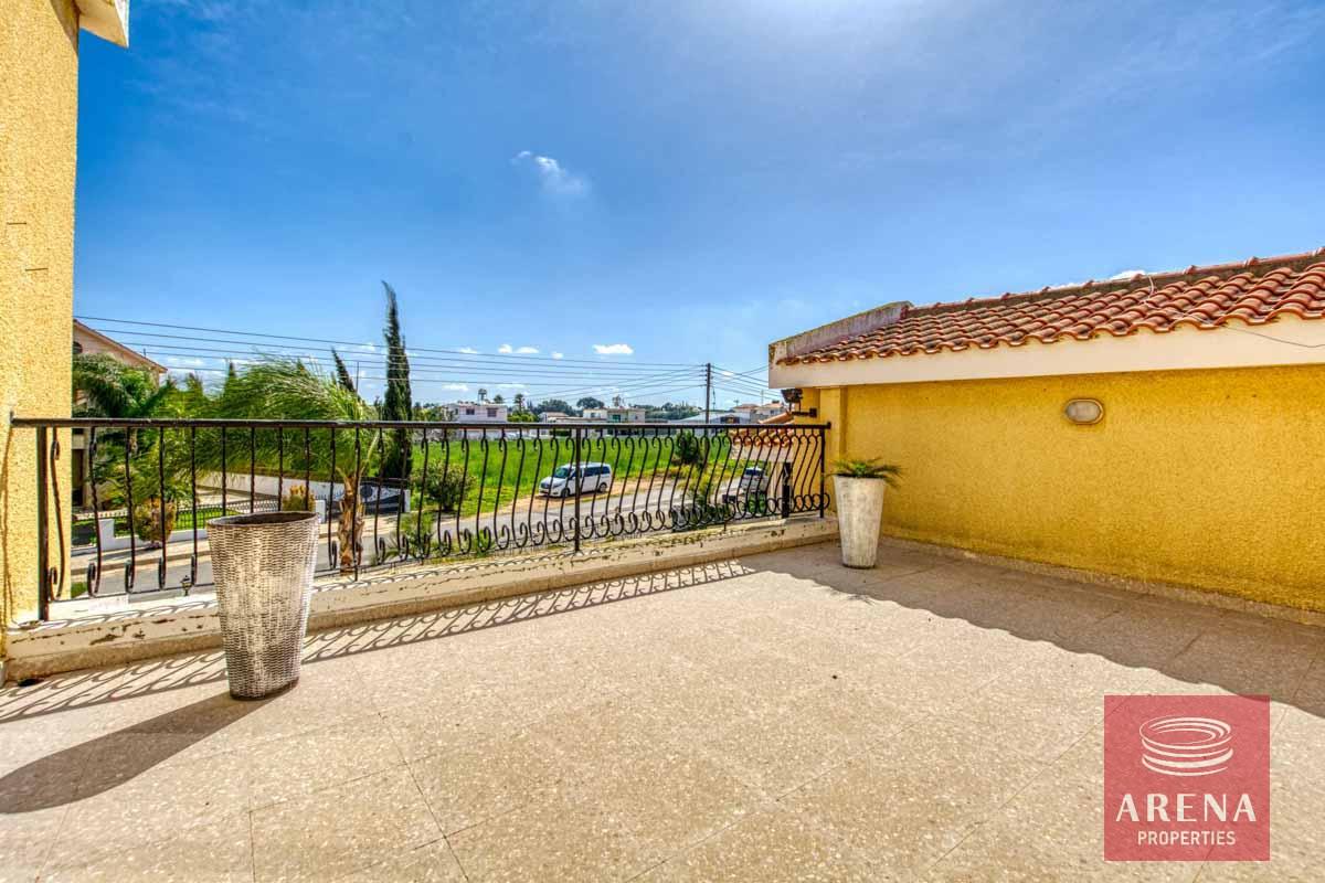 11-4-BED-VILLA-IN-PARALIMNI-6092-2