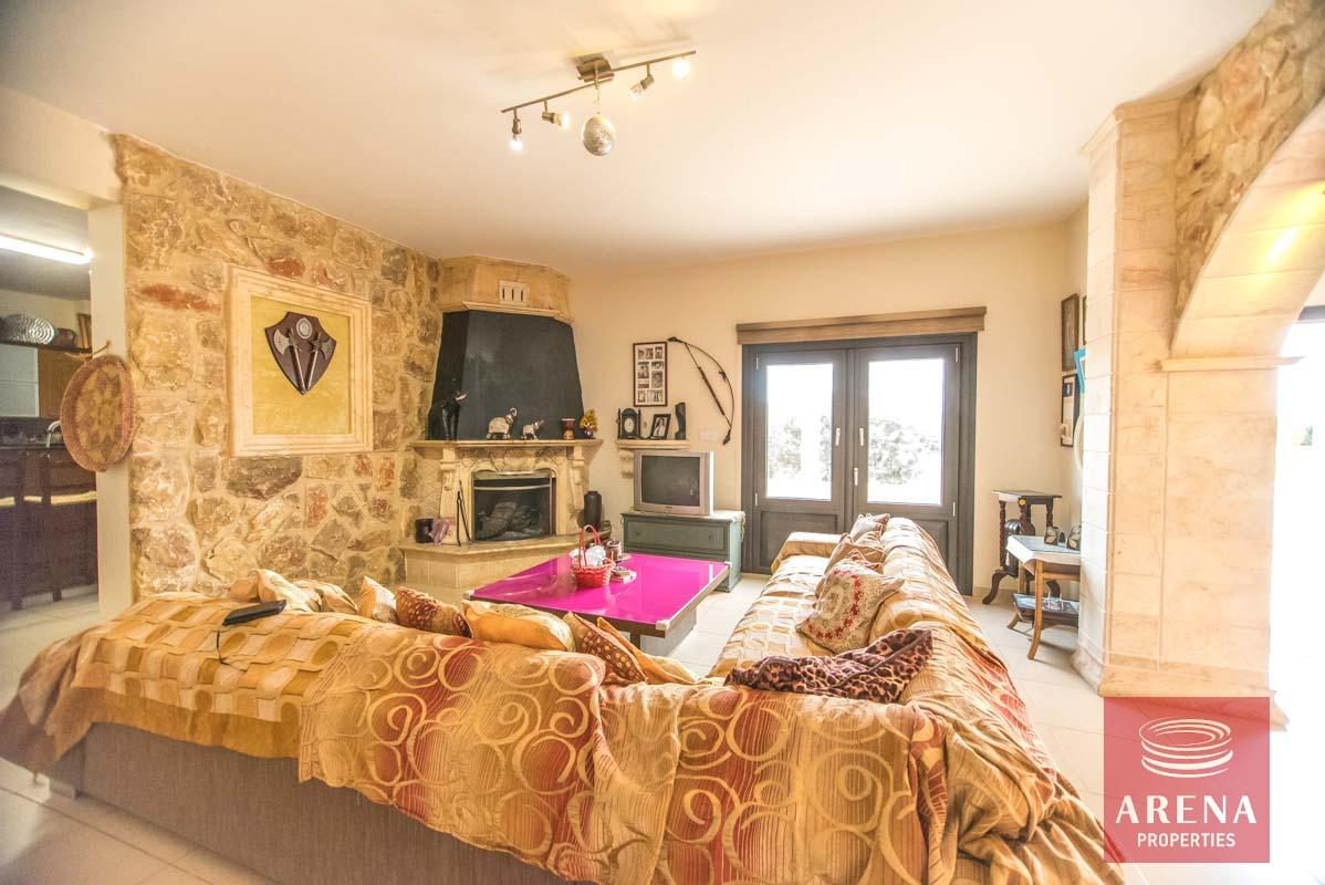 11-4-bed-bungalow-for-sale-in-sotira