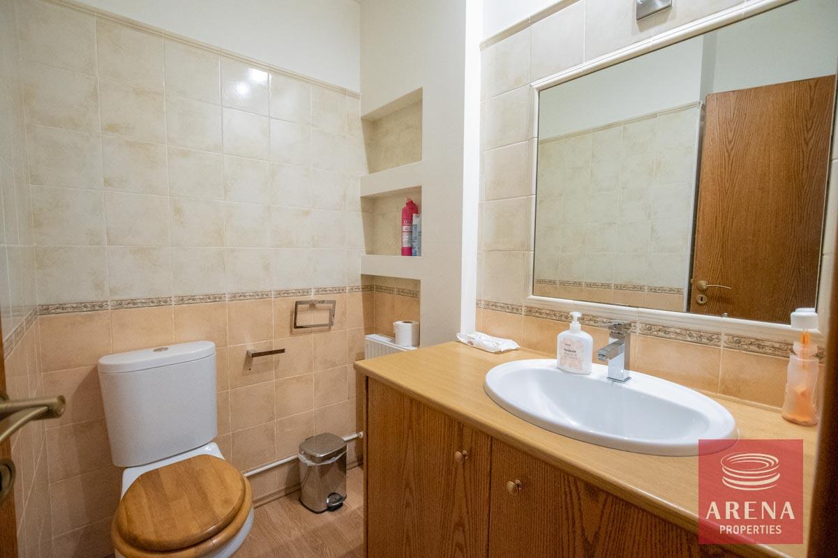 11-4-bed-villa-in-Aradippou-6040-1