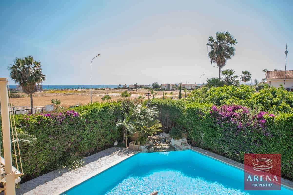 11-4-bed-villa-in-ayia-thekla