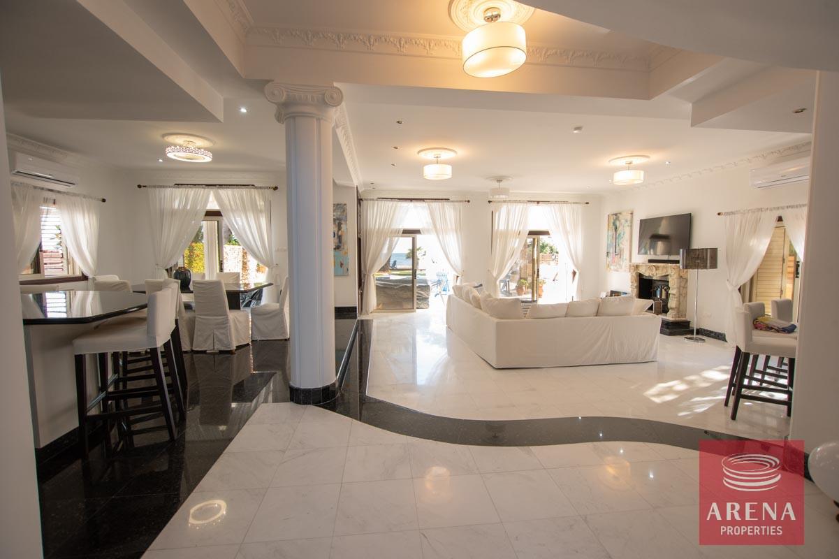 11-5-BED-VILLA-FOR-RENT-IN-PERVOLIA-5979-2