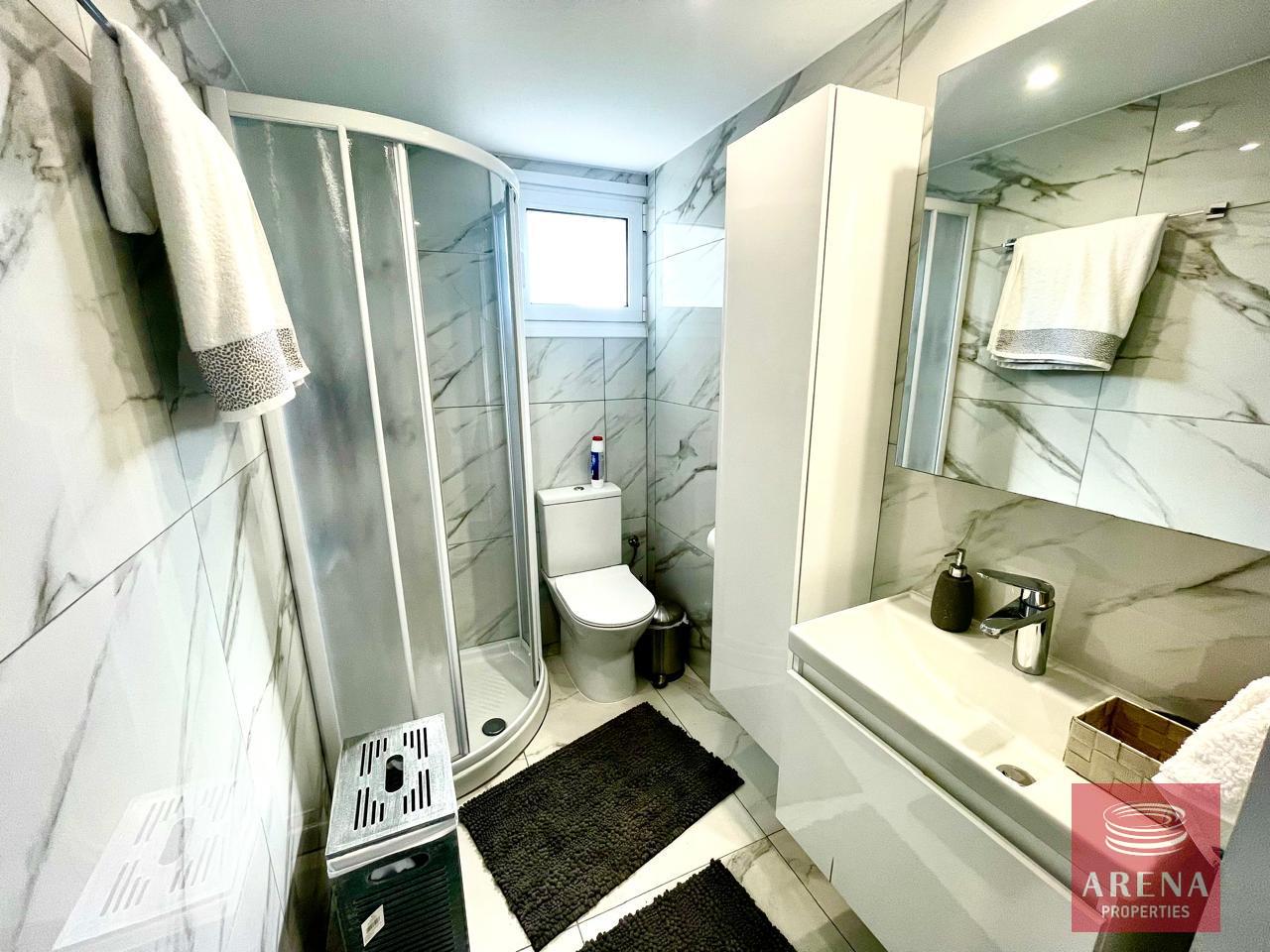 11-APT-IN-PROTARAS-9256