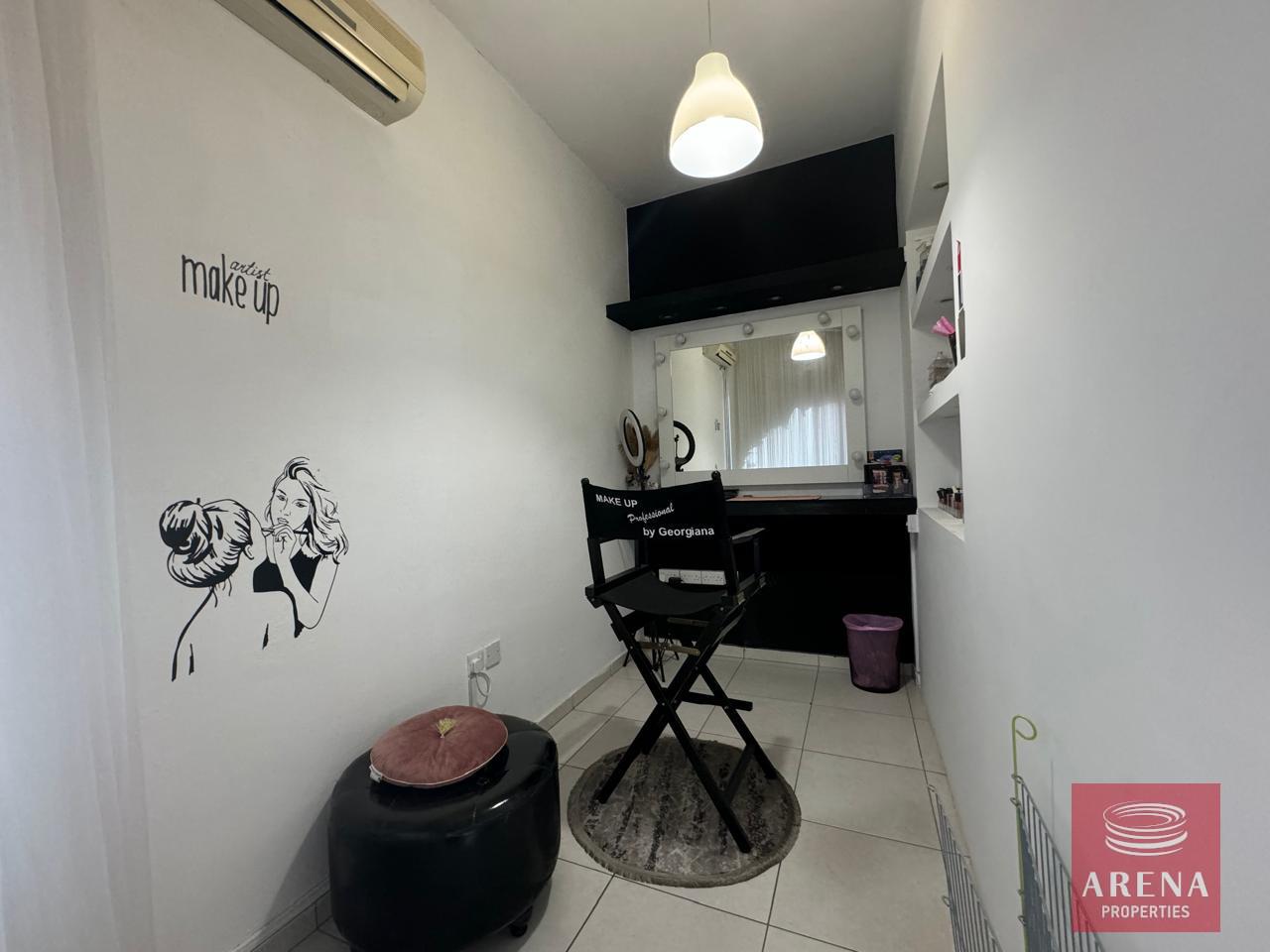 11-Builing-in-paralimni-8888