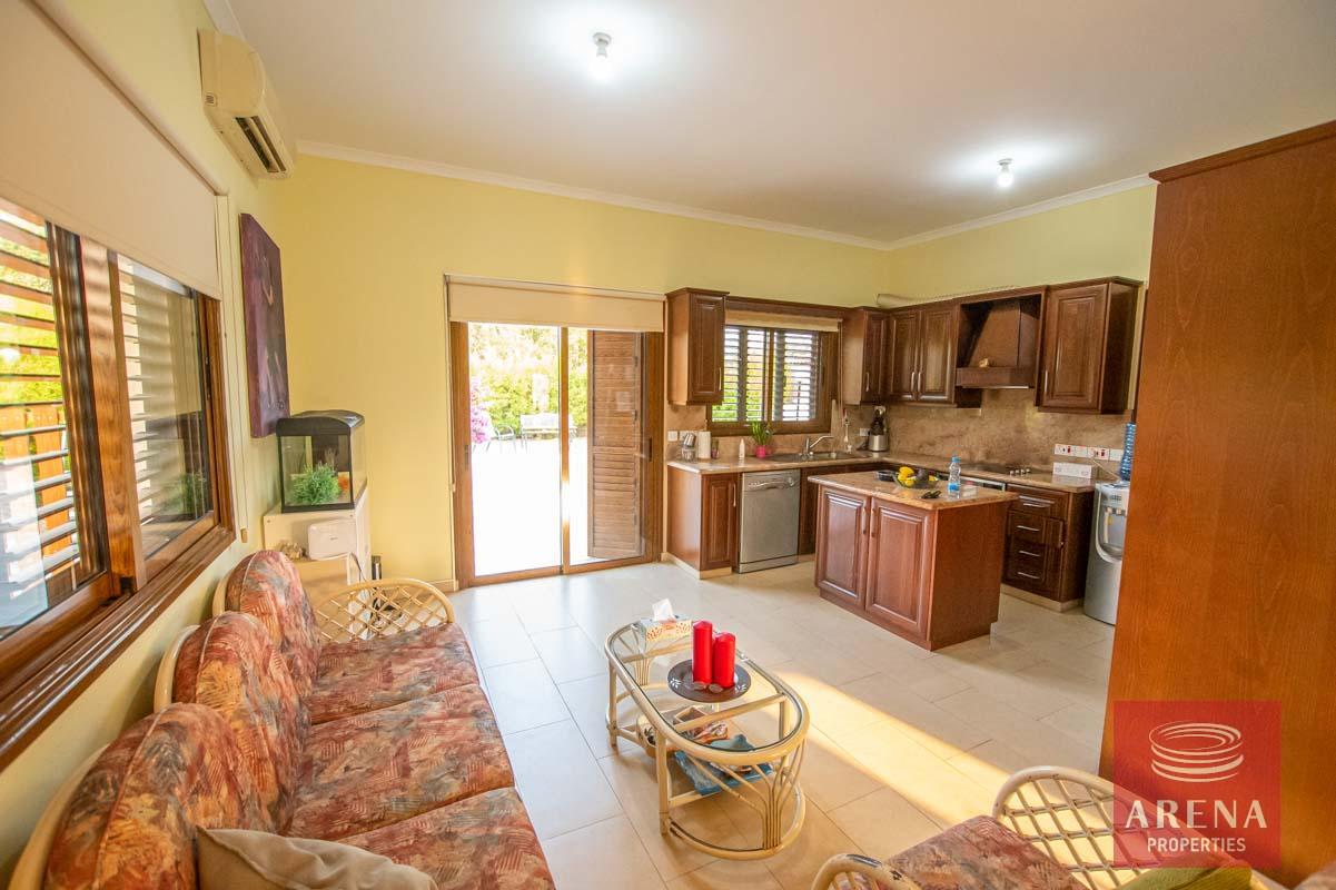 11-bungalow-in-sotira-2