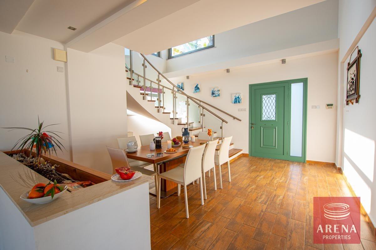 11-villa-in-cape-greco-2908_0