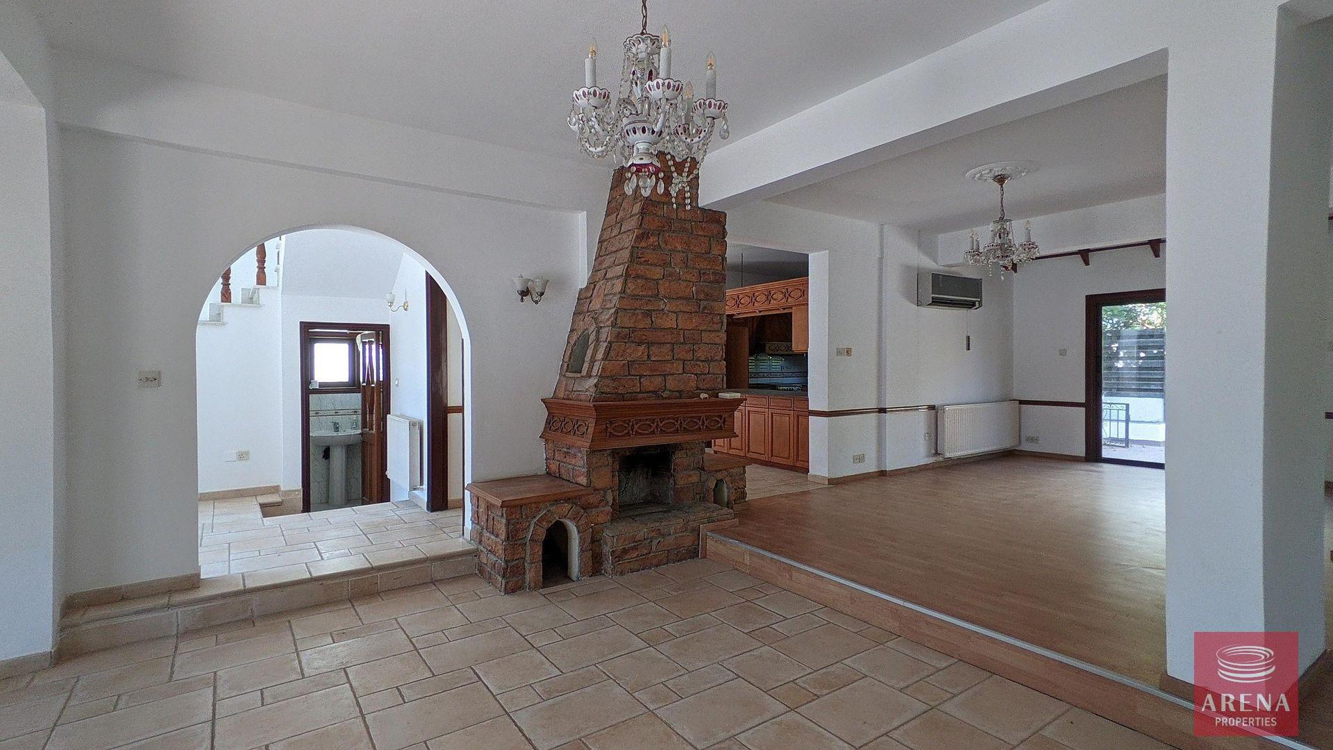 11-villa-in-oroklini-8660