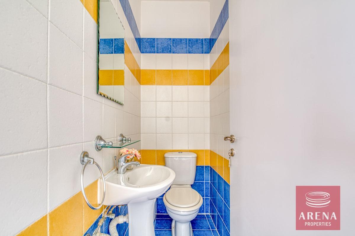 12-2-bed-apt-with-Title-Deeds-in-Paralimni-5864-1