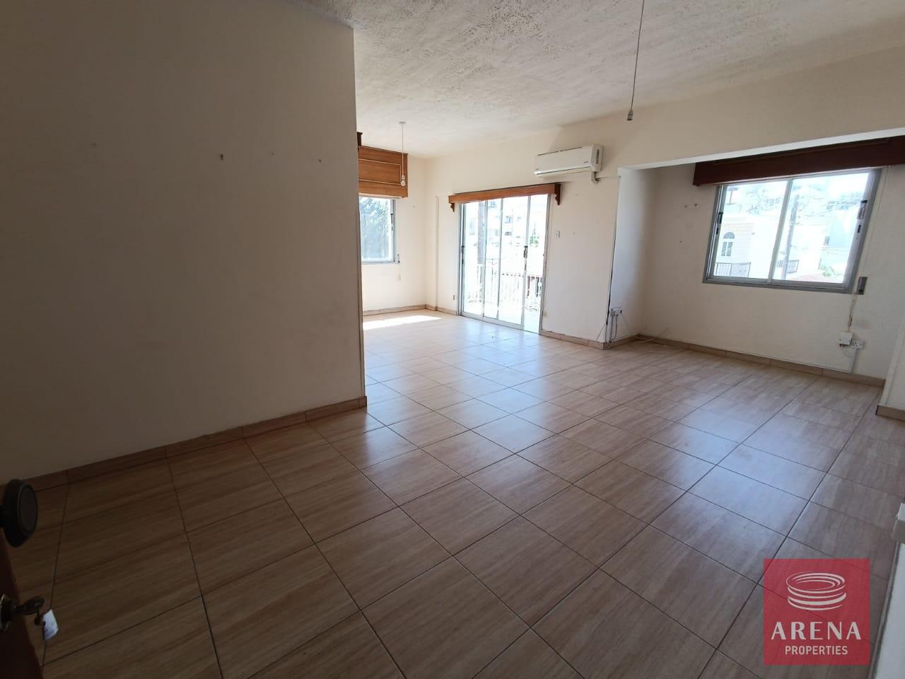 12-3-BED-APT-LARNACA-8542