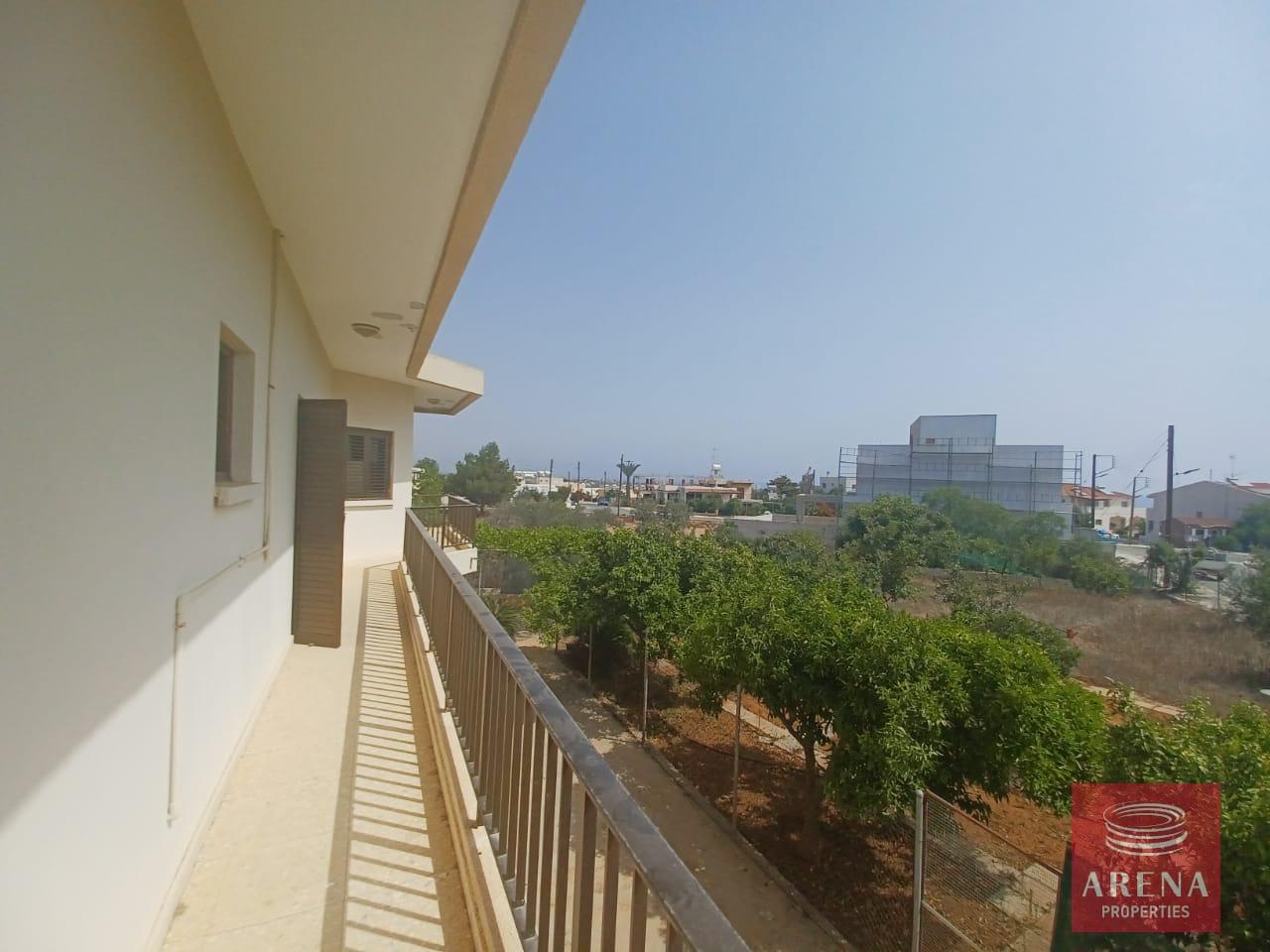 12-3-BED-HOUSE-IN-DERYNIA-7162