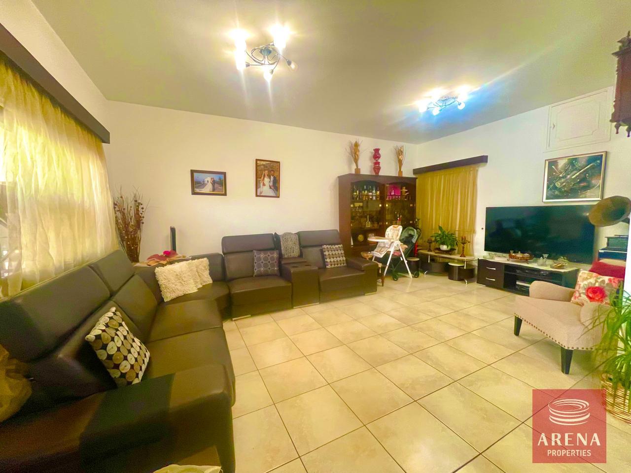 12-3-BED-TH-IN-SOTIROS-8141