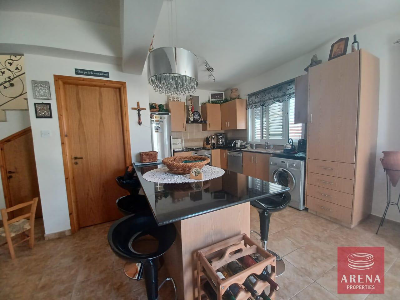 12-3-BED-VILLA-IN-AVGOROU-7036