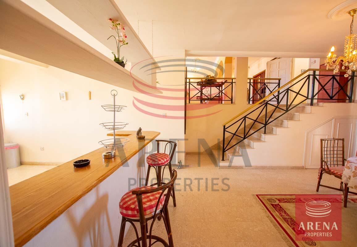 12-3-bed-apt-for-rent-in-paralimni-5671