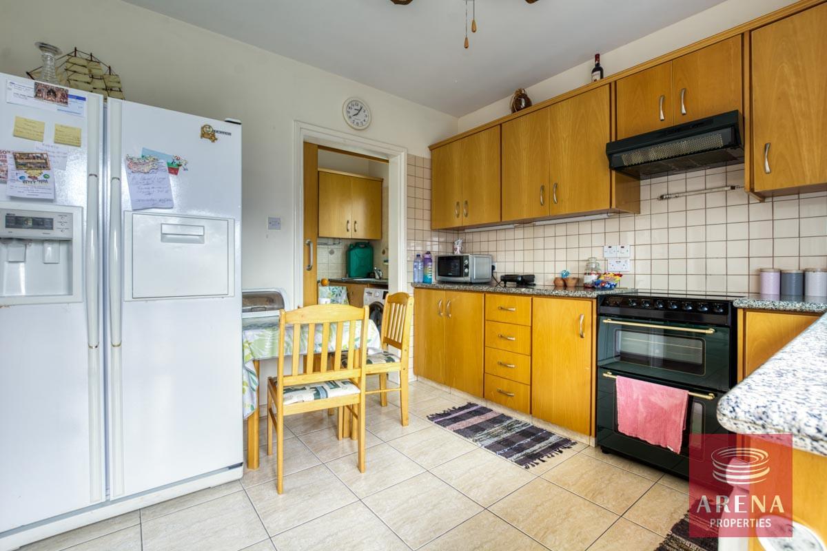 12-3-bed-apt-in-paralimni-8405