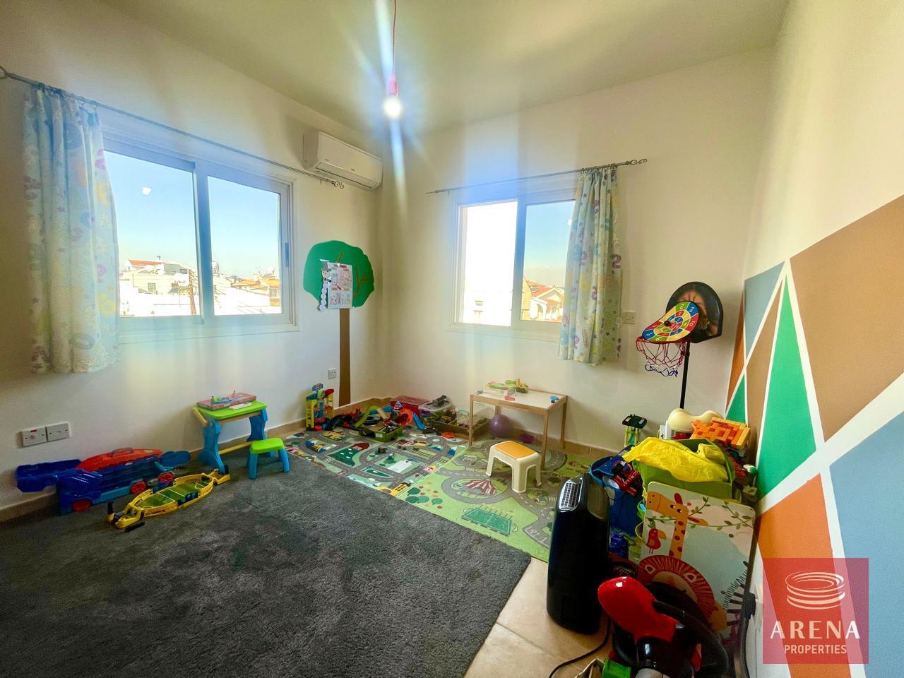 12-3-bed-apt-kiti-9180