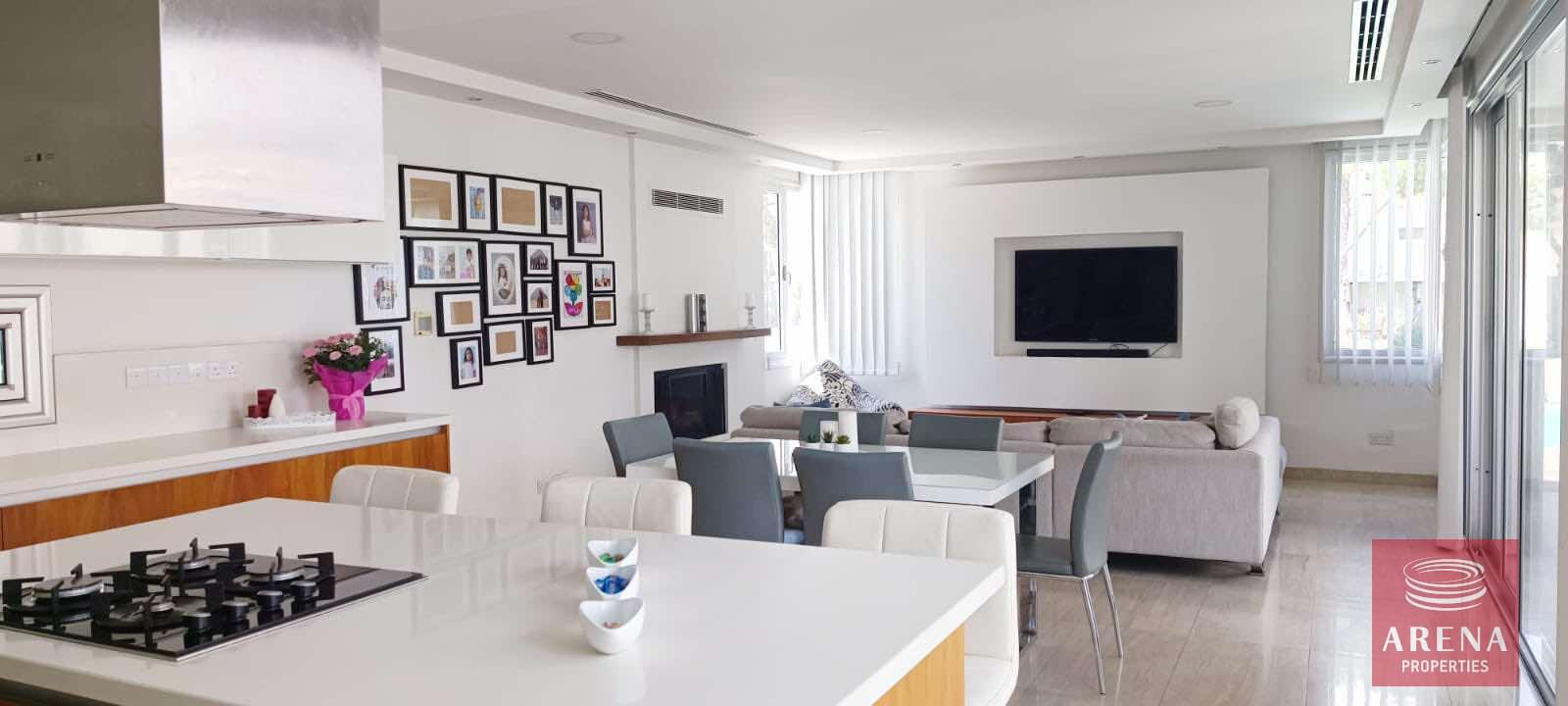 12-4-BED-VILLA-FOR-RENT-9204