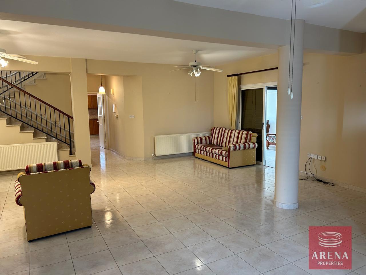 12-4-BED-VILLA-IN-ARADIPPOU-8641