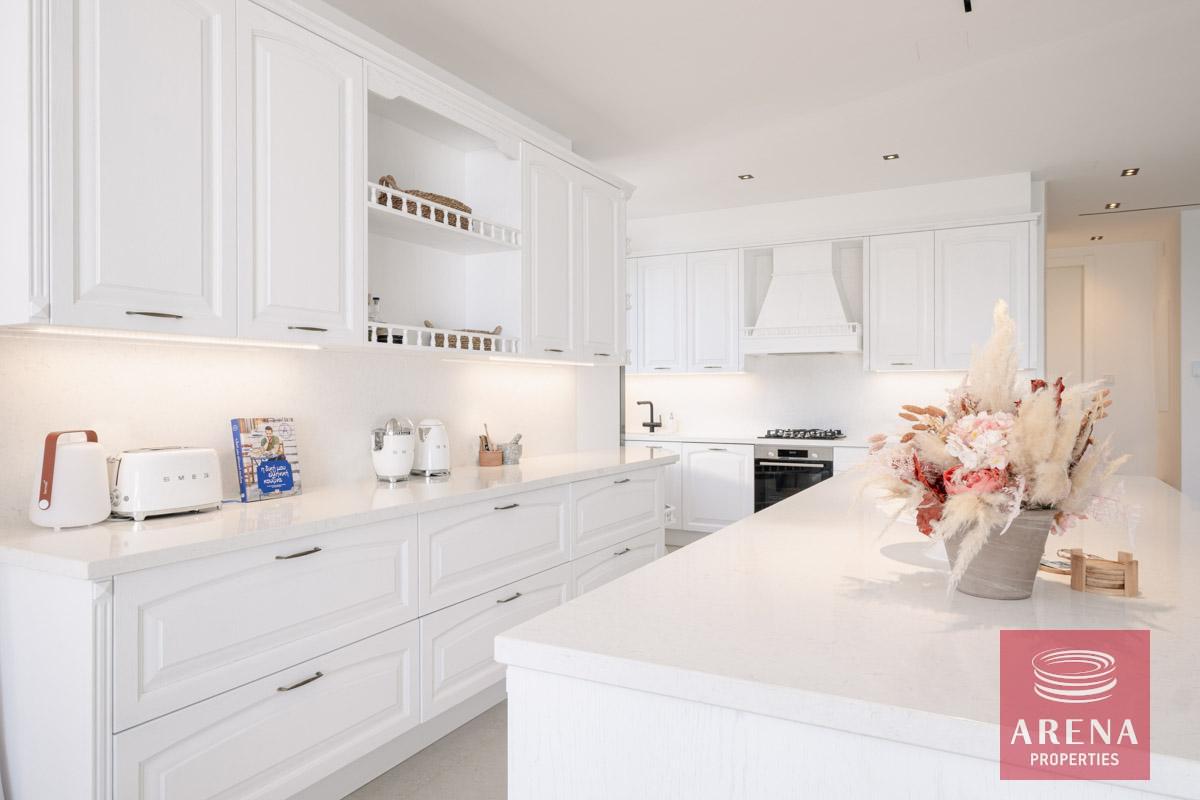 12-4-BED-VILLA-IN-AYIA-THEKLA-8950