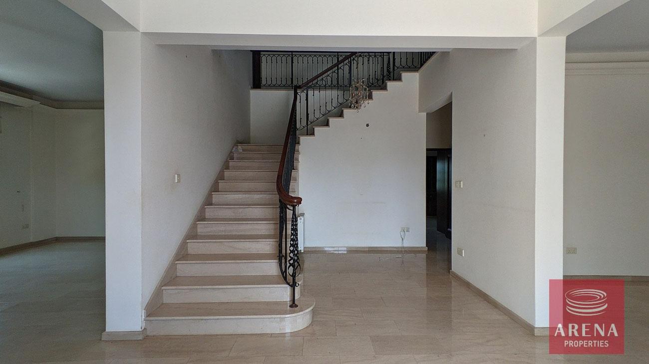 12-4-BED-VILLA-IN-OROKLINI-7481