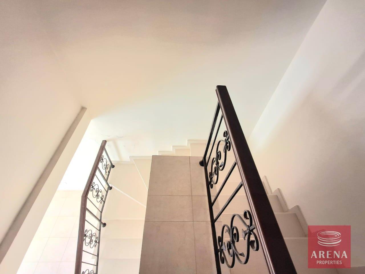 12-4-bed-villa-in-alethriko-9072