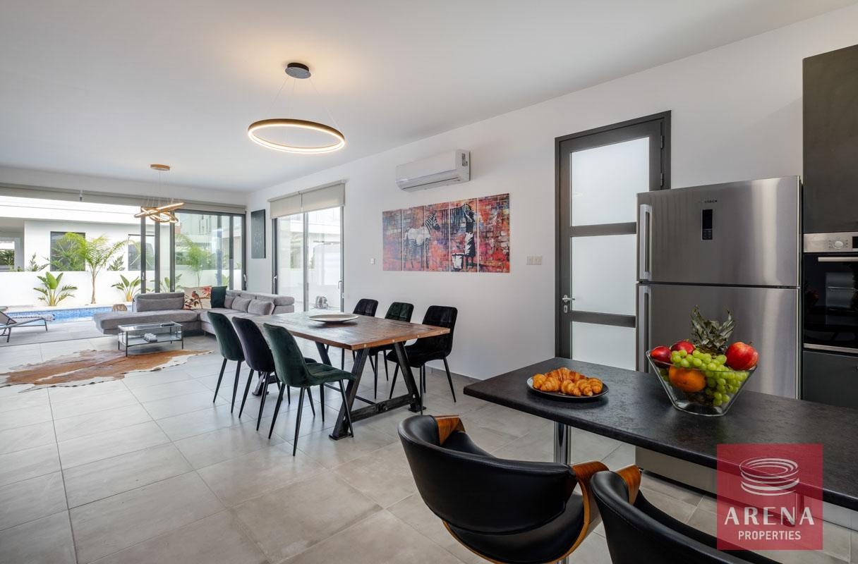 12-5-BED-VILLA-IN-DEKELIA-5641-1