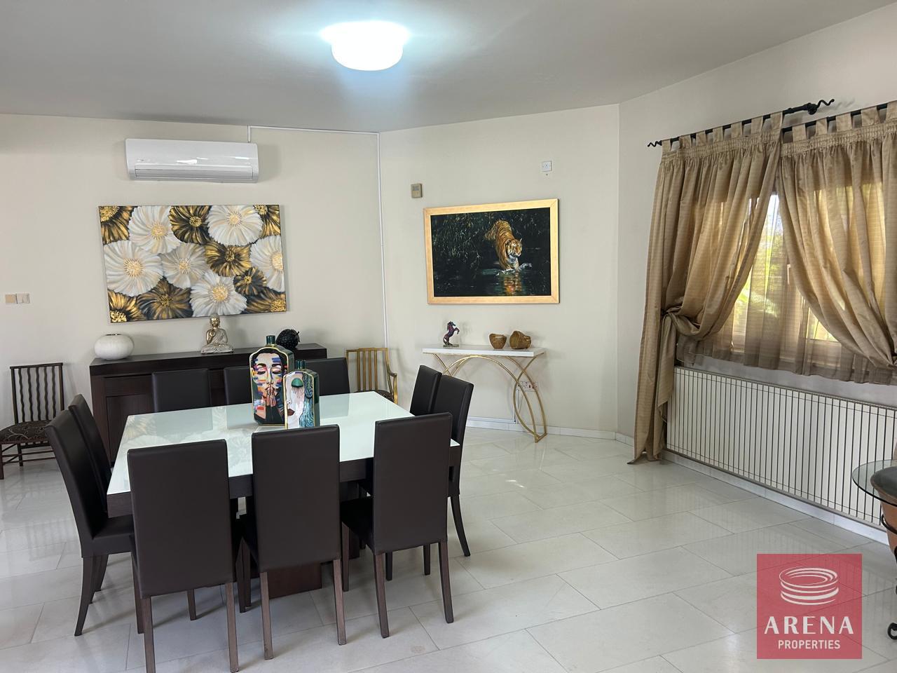 12-5-BED-VILLA-IN-LARNACA-8878