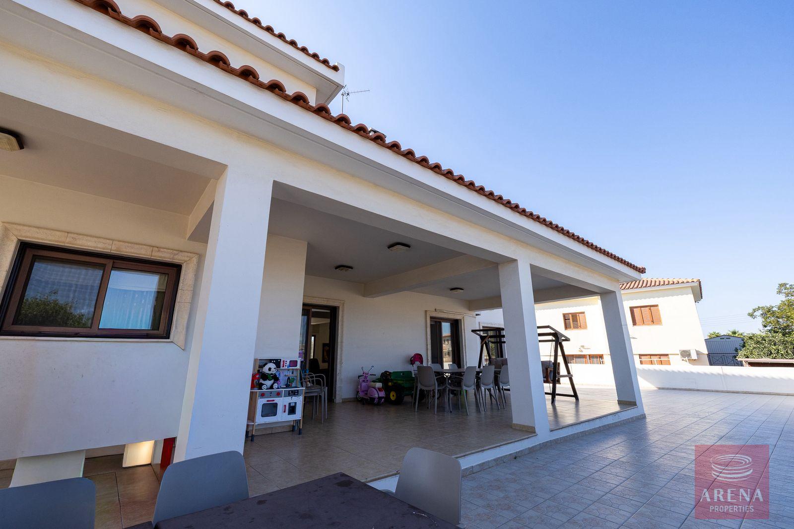 12-5-bed-villa-kiti-10152-5
