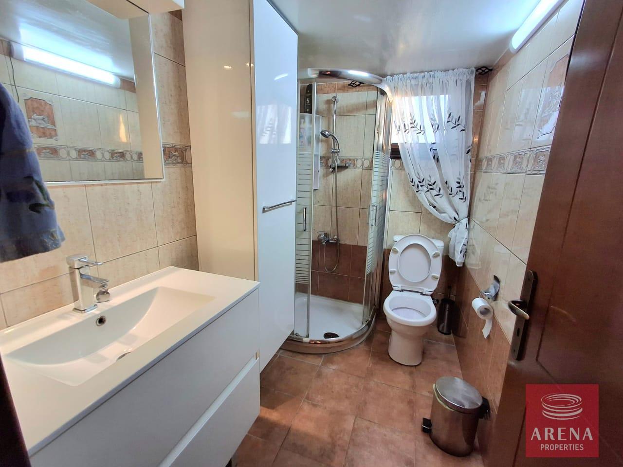 12-APT-IN-LARNACA-9173