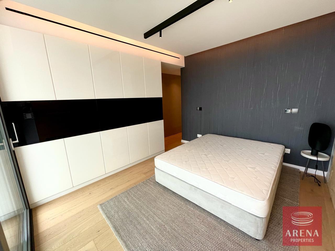 12-APT-LARNACA-4923-1