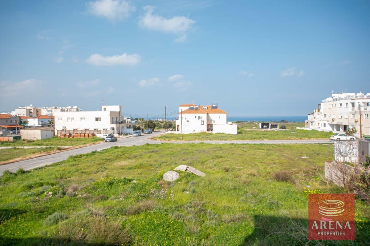 12-BUILDING-IN-DERYNIA-515-2