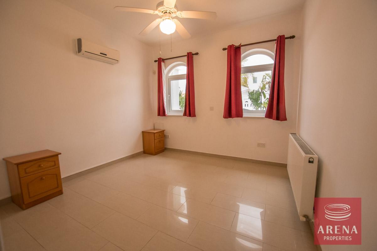 12-BUNGALOW-IN-AYIA-THEKLA