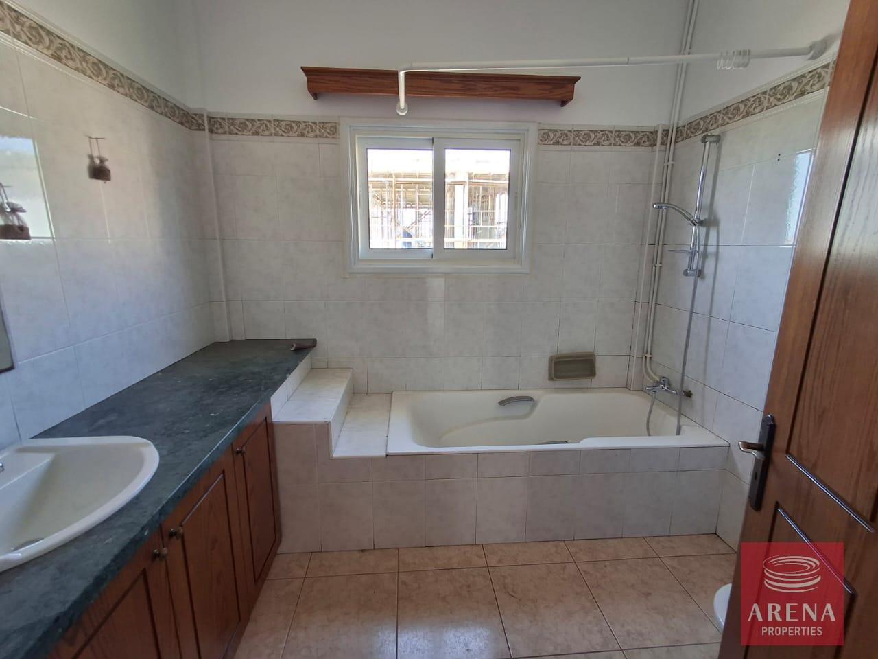 12-BUNGALOW-IN-OROKLINI-8638