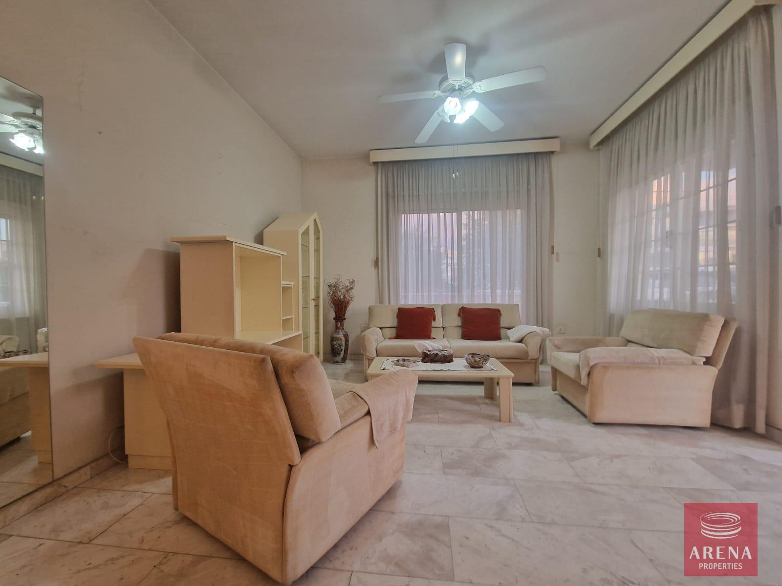 12-HOUSE-IN-VERGINA-AREA-8837