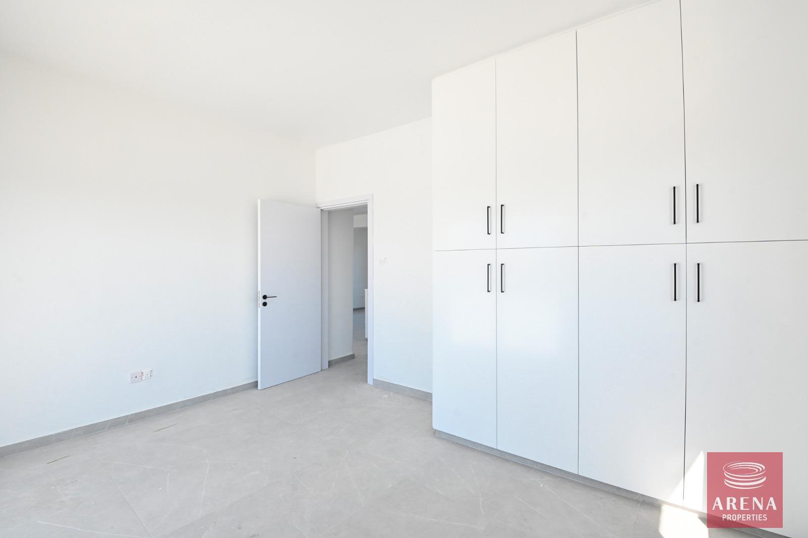 12-TOP-FLOOR-APT-LIVADIA-7983-1